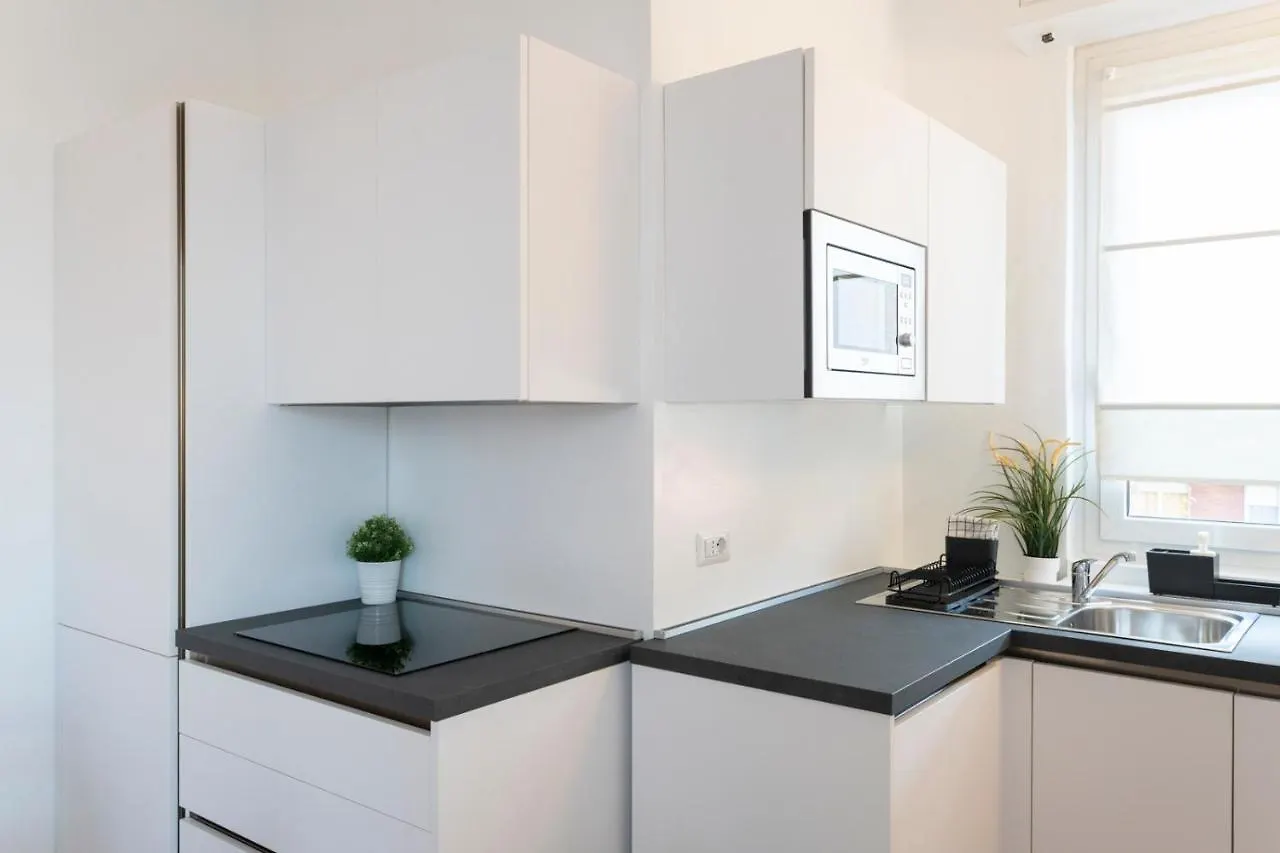 アパート ミラノModern House Dergano A 150 Metri Metroアパートメント イタリア