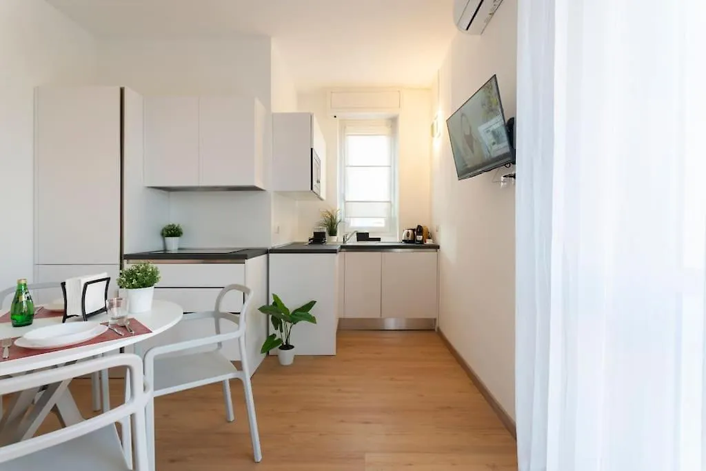 ミラノModern House Dergano A 150 Metri Metroアパートメント 0*, ミラノ イタリア