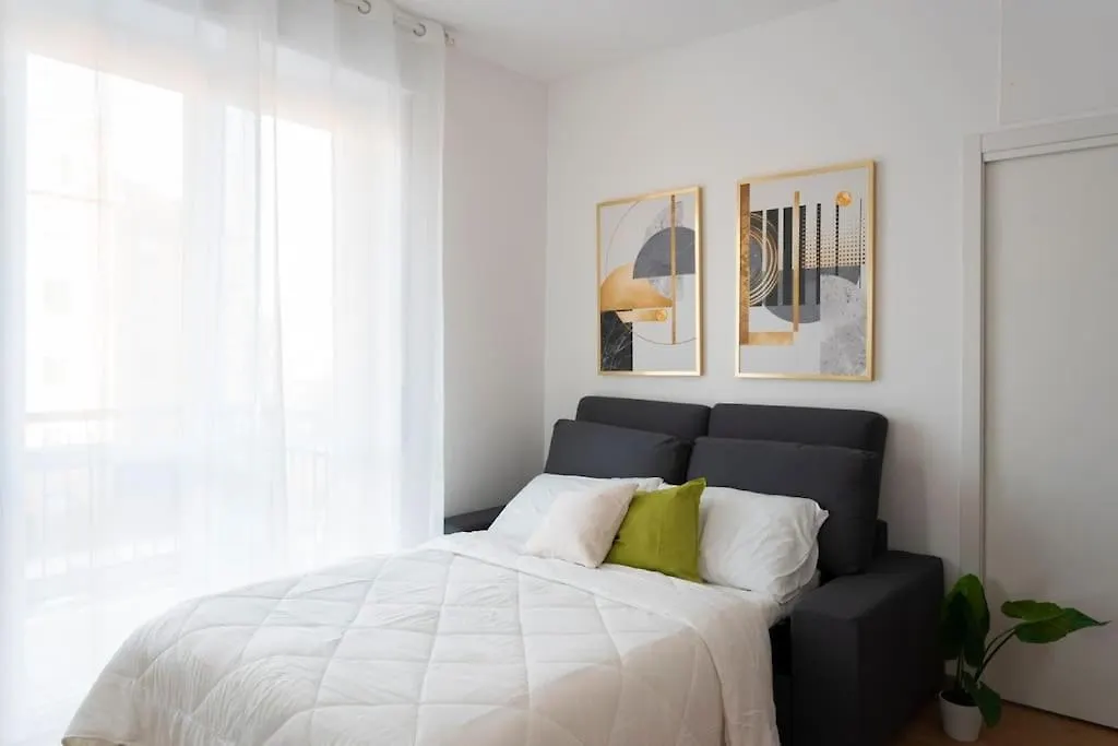 ミラノModern House Dergano A 150 Metri Metroアパートメント イタリア