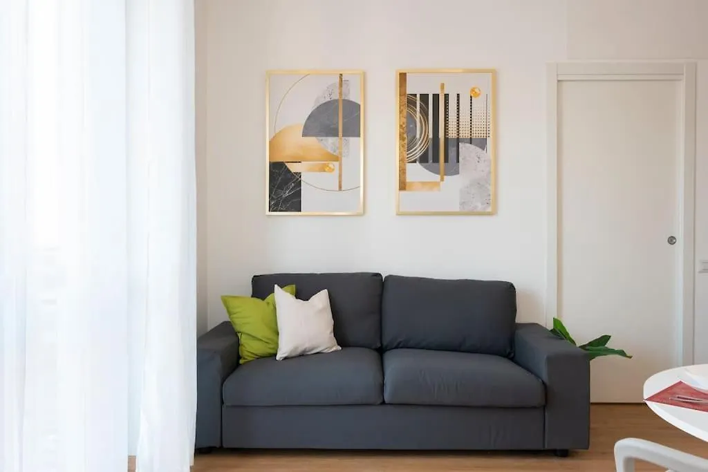 ミラノModern House Dergano A 150 Metri Metroアパートメント 0*, ミラノ イタリア