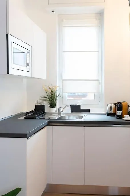 アパート ミラノModern House Dergano A 150 Metri Metroアパートメント